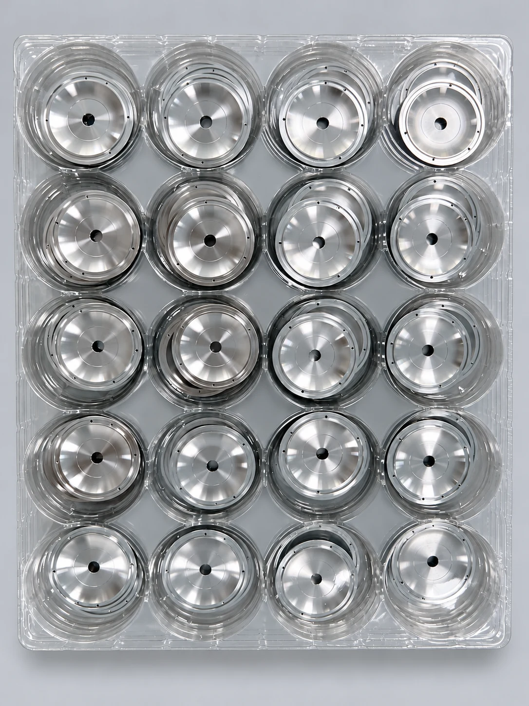 Circular component batch in protective tray packing