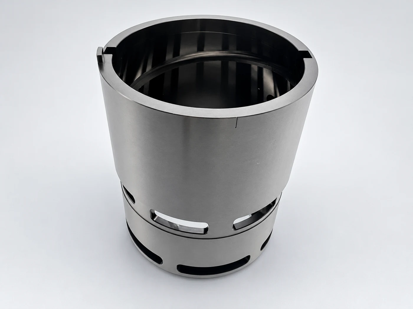 Slotted thin-wall sleeve