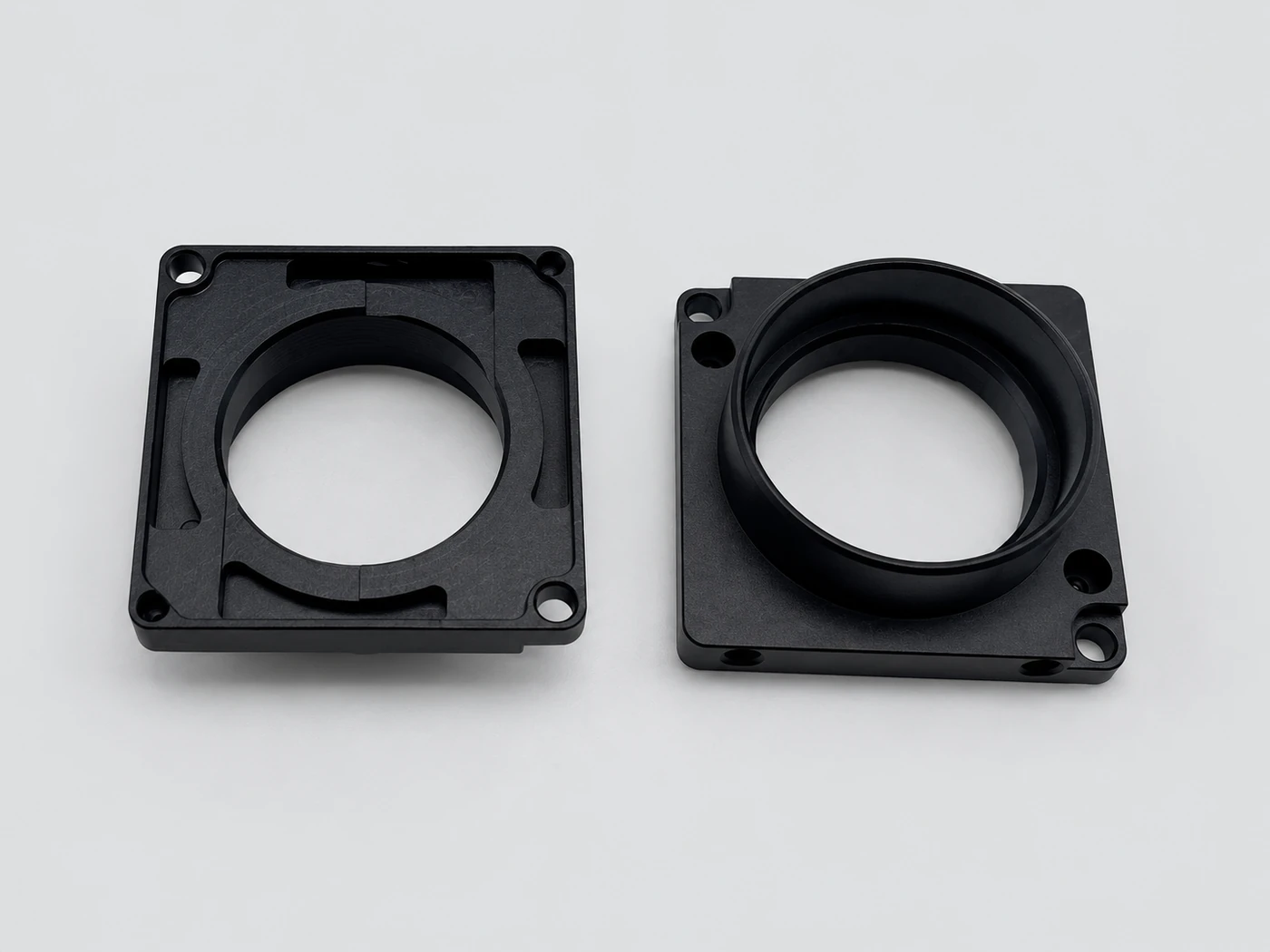 Compact mounting plates with circular openings