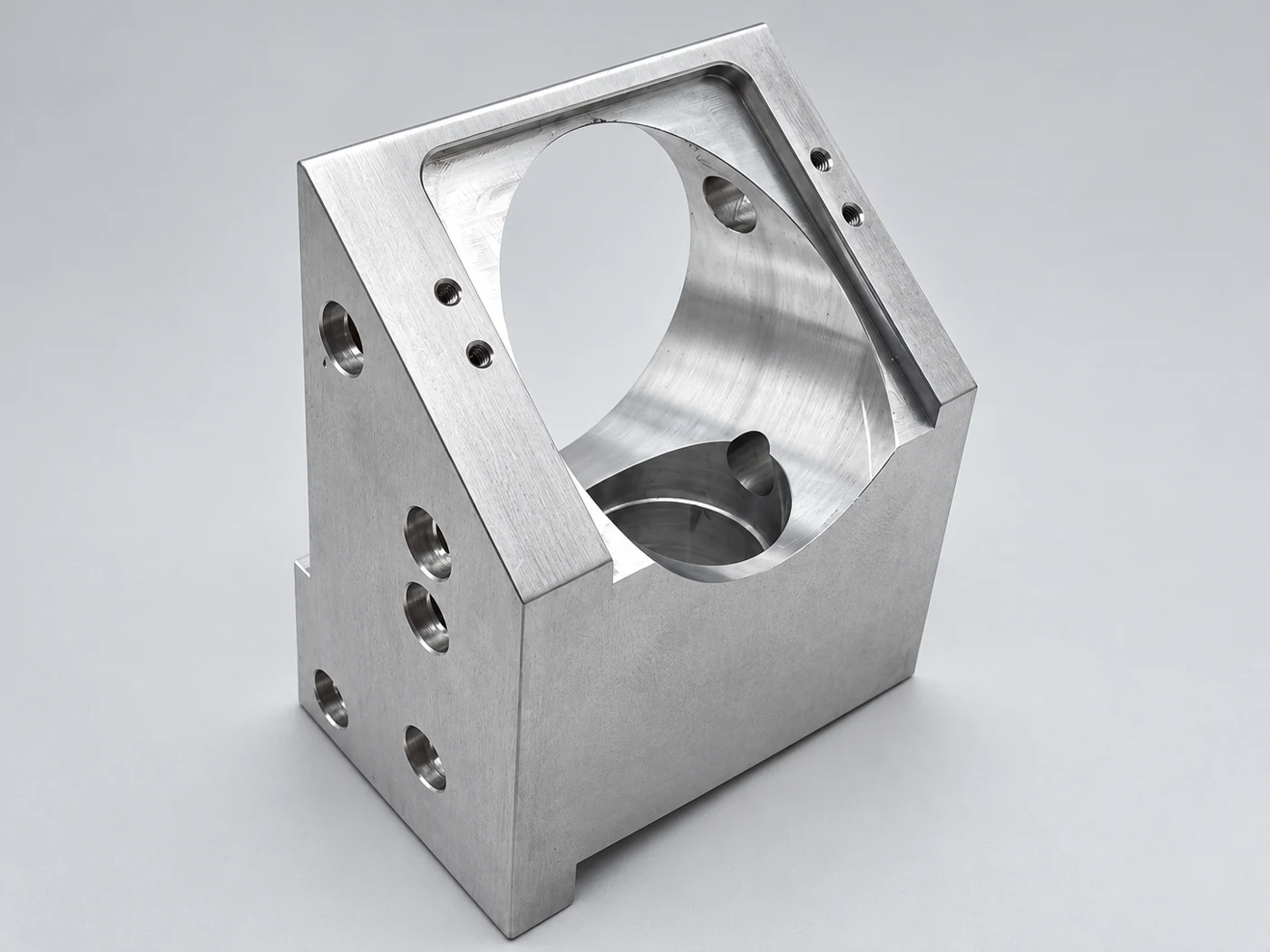 Multi-face mounting structure