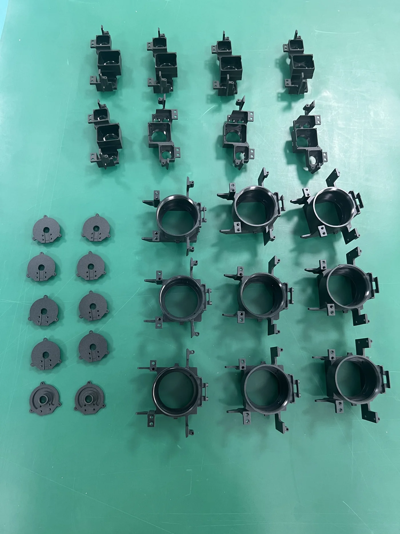 Repeated component samples arranged in a tray