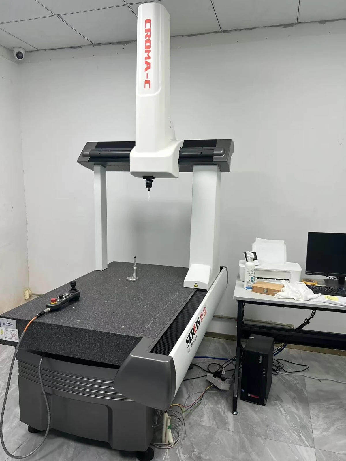Factory inspection room · company photograph